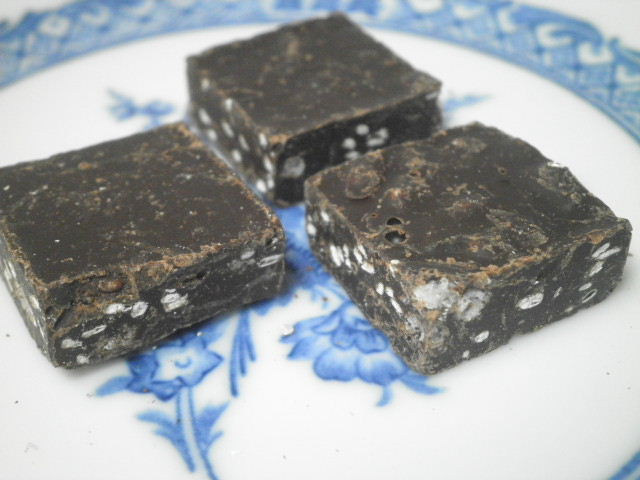 チョコレート効果黒ゴマアンド発芽玄米パフ04